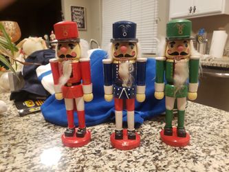 Christmas Nut Crackers (3)