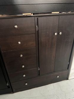 Wardrobe closet