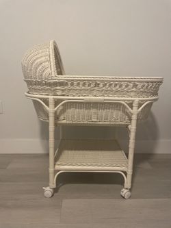 Bassinet + Mattress + fitted sheets by Pottery Barn Kids *price cut*