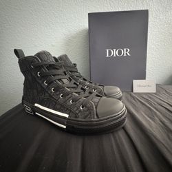 Hightop Dior Converse’s