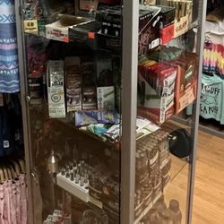 Locking Glass Display Tower – Retail Showcase – Excellent Condition