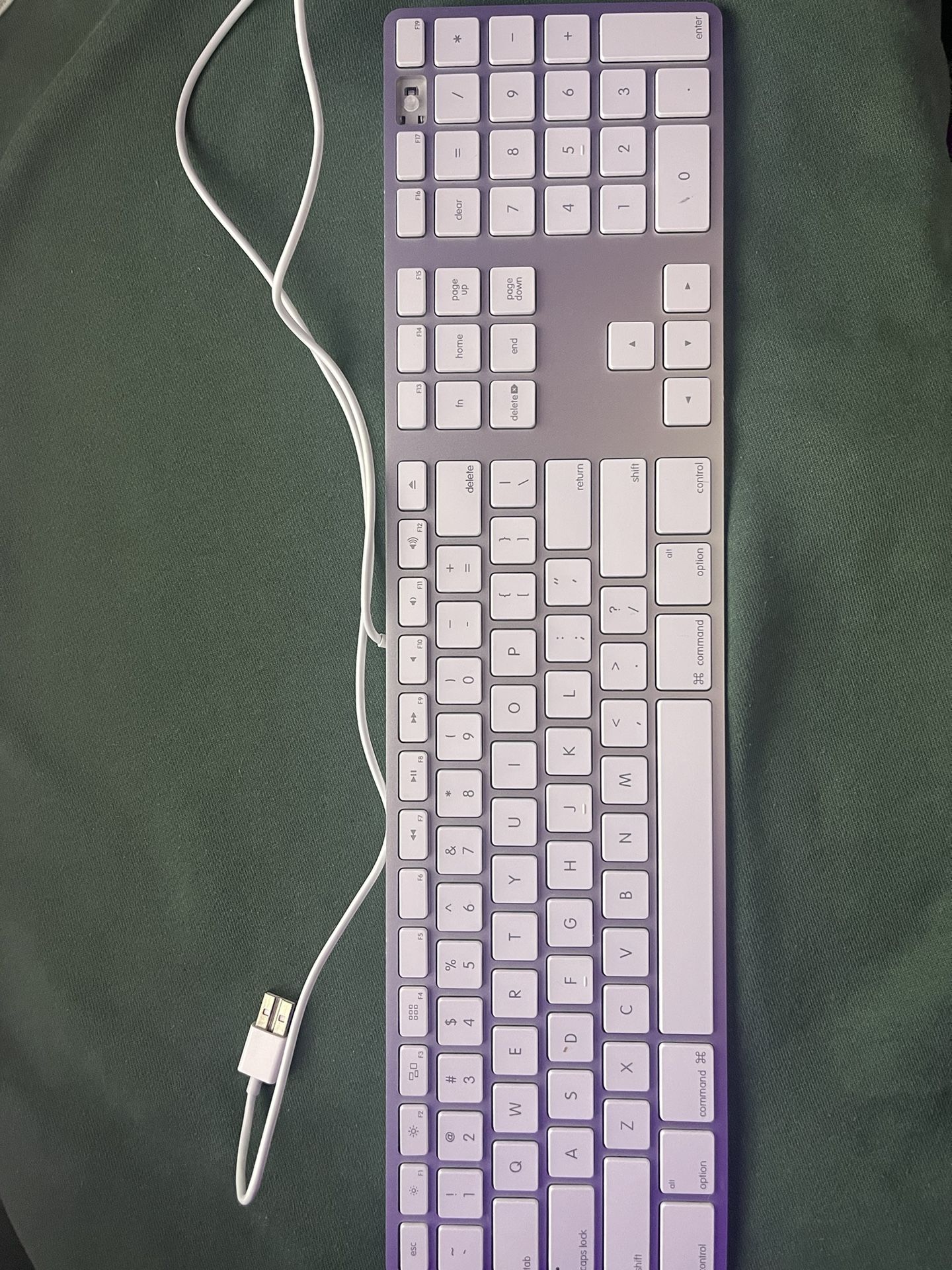 APPLE MAGIC KEYBOARD