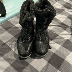 Women’s size 11 Black Snow Boots 
