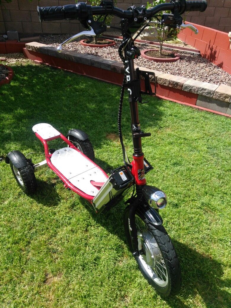 LYRIC RNG3R Electric Scooter