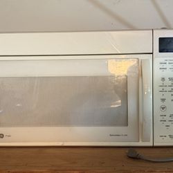 GE Profile Spacemaker XL1800 microwave oven