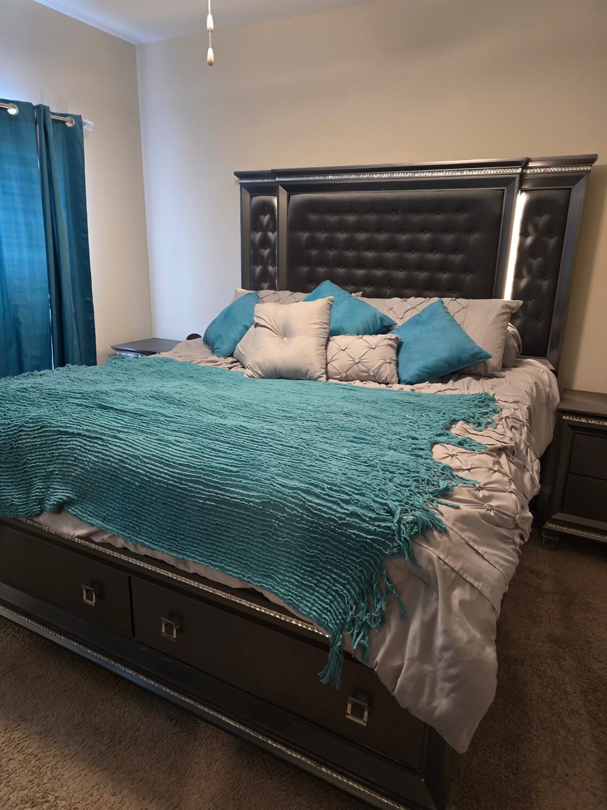 $500 OBO King LED Light 4 Piece Bedroom Set
