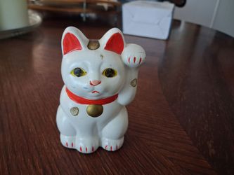 ceramic white Japanese Maneki Neko lucky cat