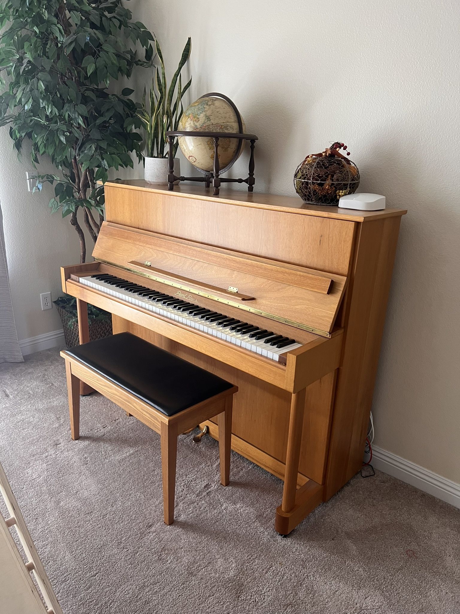Pearl River Upright 118 Piano
