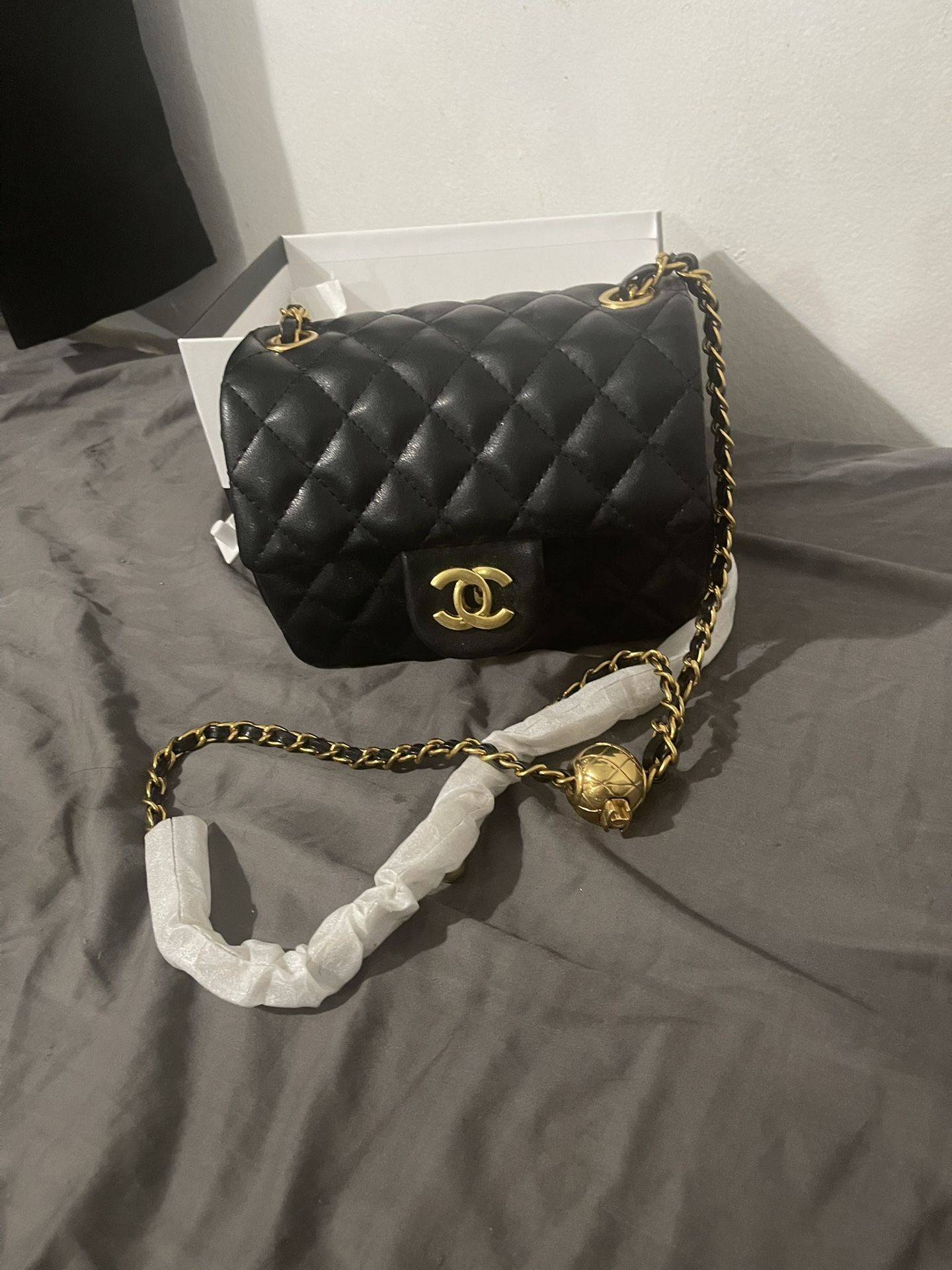 Chanel Clutch Black Small 600