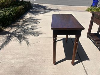 Desk table