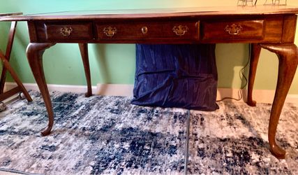 Desk / Table