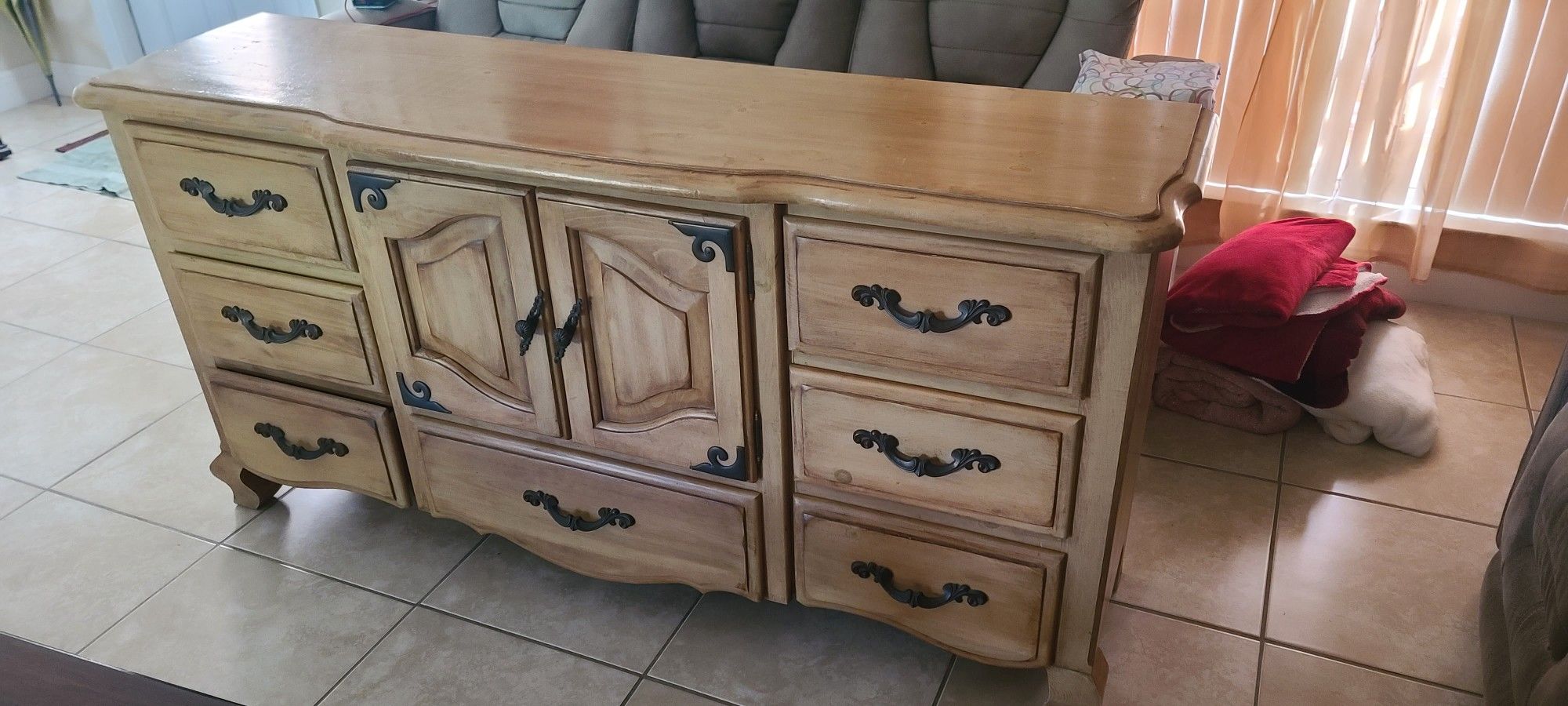 Dresser With Mirror And Drawer Chest Free If You Pick It Up Today