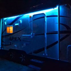 2013 HYBRID APEX Travel Trailer 