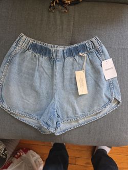 Forever 21 denim shorts size 29