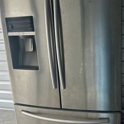SAMSUNG FRENCH DOOR REFRIGERATOR $275  Delivery Available for small fee 🚛