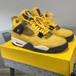 Air Jordan 4 Retro 'Lightning' 2021