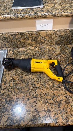 Dewalt saw