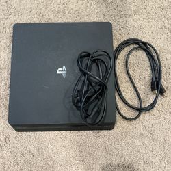 PS4 Slim 