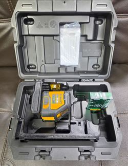 Dewalt 20V Cross Line Laser Level Kit with 2.0Ah Battery, Charger and Case