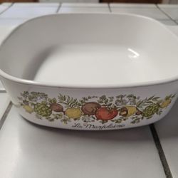 vintage Corning Ware casserole dish With Lid