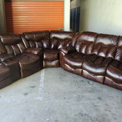 RC Willey Leather Recliner Sectional Couch FREE DELIVERY 