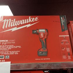 Milwaukee M18 10t Knockout Tool 1/2”-4” Kit