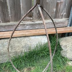Rustic Metal garden ornament w/glass ball.  Read Description!
