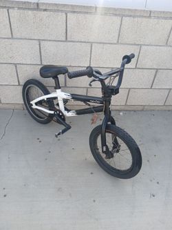 Boy's 16" Specialized fuse bmx bike