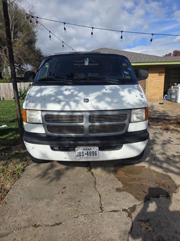 2001 Dodge Ram Van