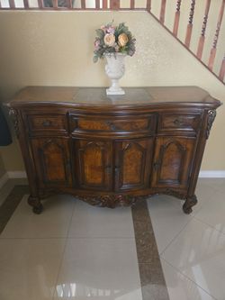 Traditional Wood Sideboard Buffet Cabinet