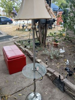 NICE GLASS TABLE AND LAMP REALLY NICE $35