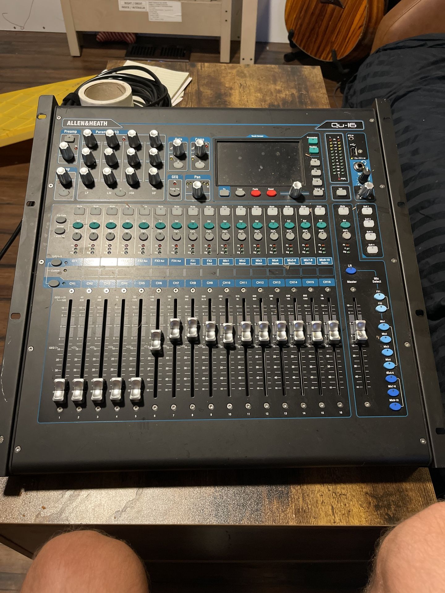 Allen & Heath QU-16 OBO
