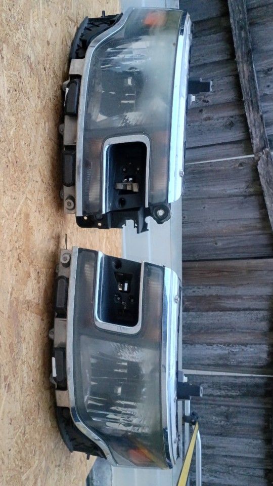 2013 Ford Flex Headlights 