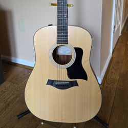 Taylor 110e Acoustic/electric Guitar 