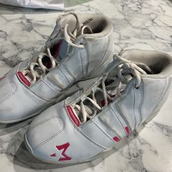 White / Pink women's size 8 Starbury shoes