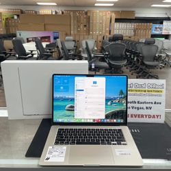 MacBook Air 15 inches 2025 M4 Chip 16GB RAM 256GB SSD with Store Warranty And Financing Available!