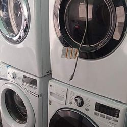 Kenmore Washer And Gas Dryer Set For $659