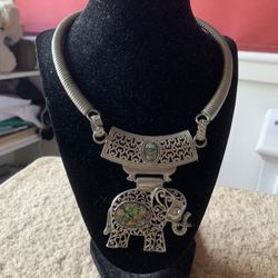 silver detailed elephant necklace