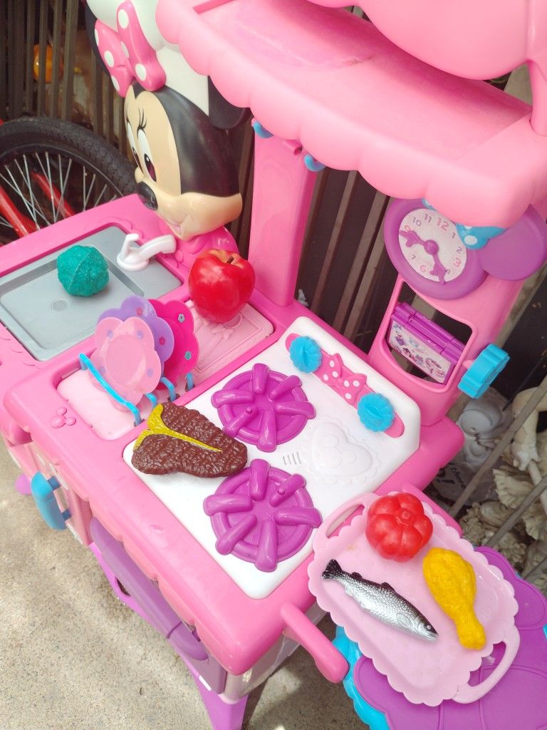 Mickey Mouse Kitchen W Play Assessor's 