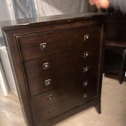 Dresser And Nightstand Set