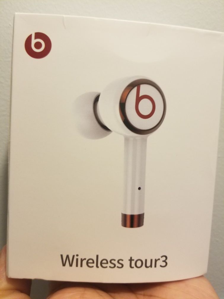 Beats wireless tour 3 and bluetooth glasses