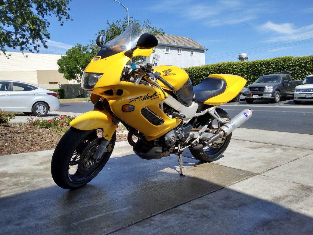 Photo 1999 Honda Superhawk Motorcycle Bike $3500 obo