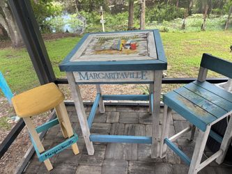 Margaritaville high top Table and 2 chairs