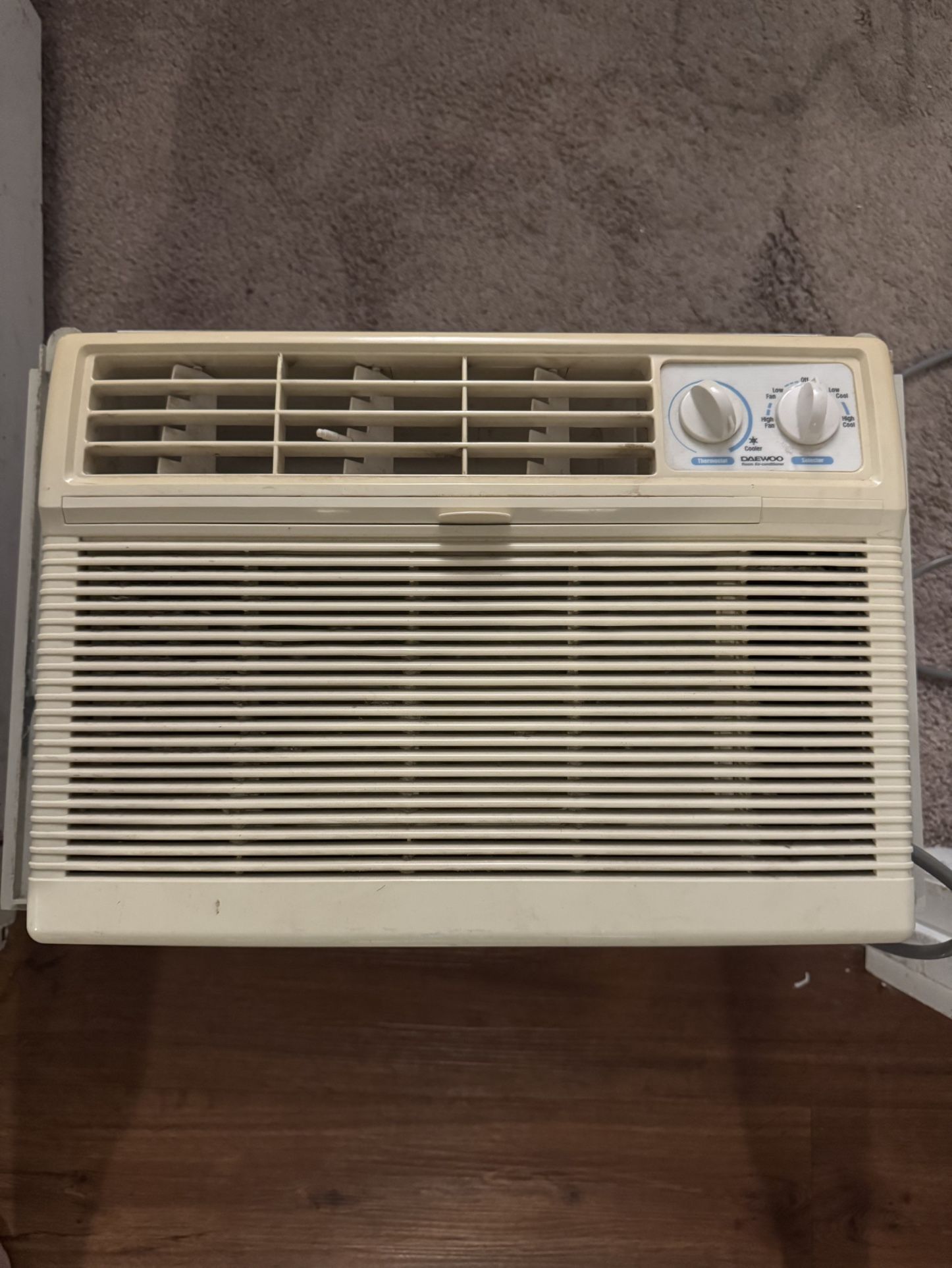 AIR CONDITIONER 5,000 BTU