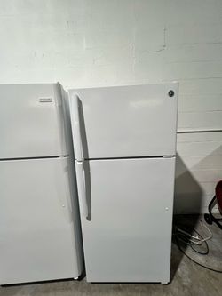 Refrigerador de 28 pulgadas de ancho GEneral Electric