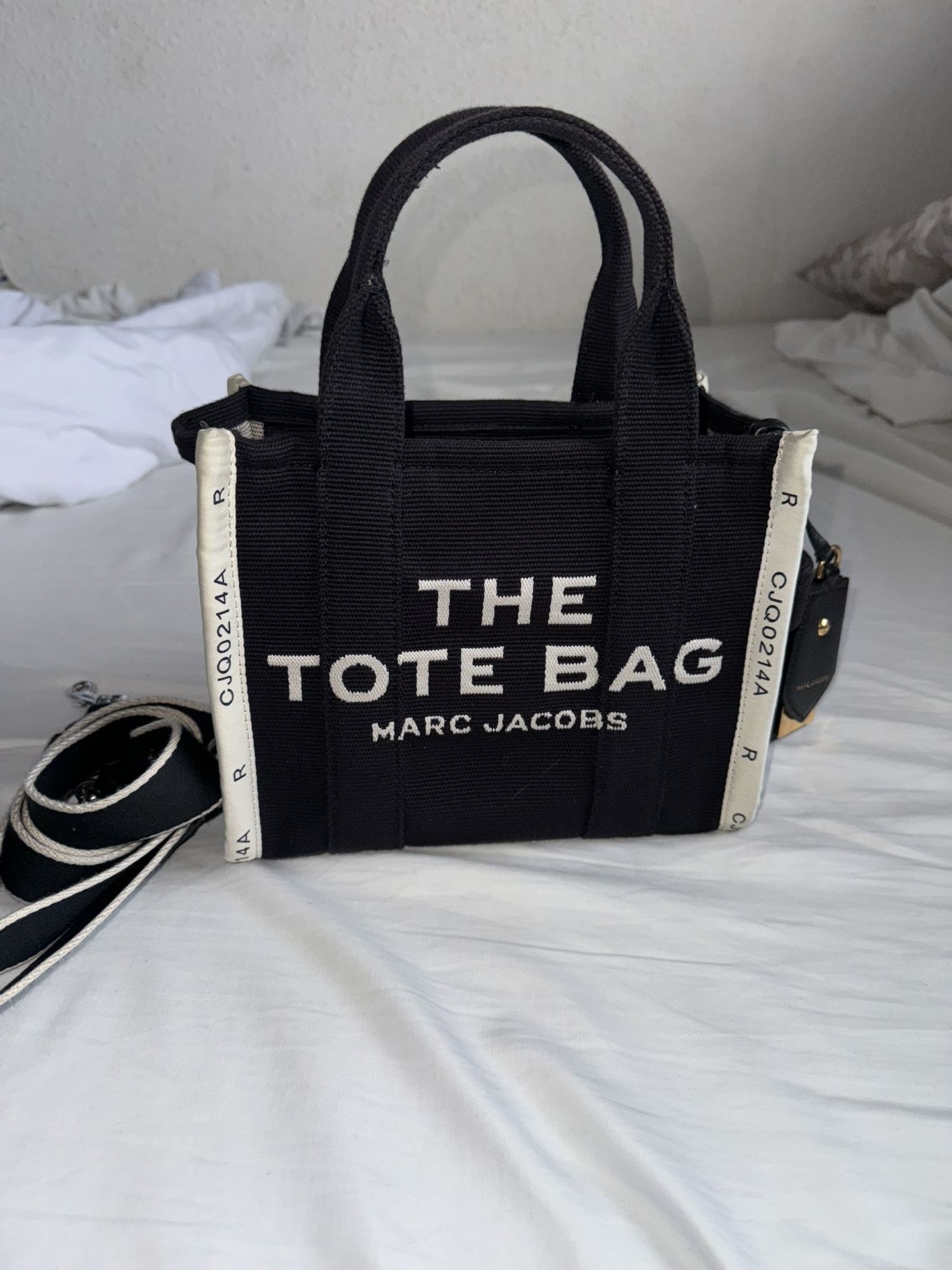 Marc Jacob’s Small The Tote Bag Jaquard With Charm And Organizer