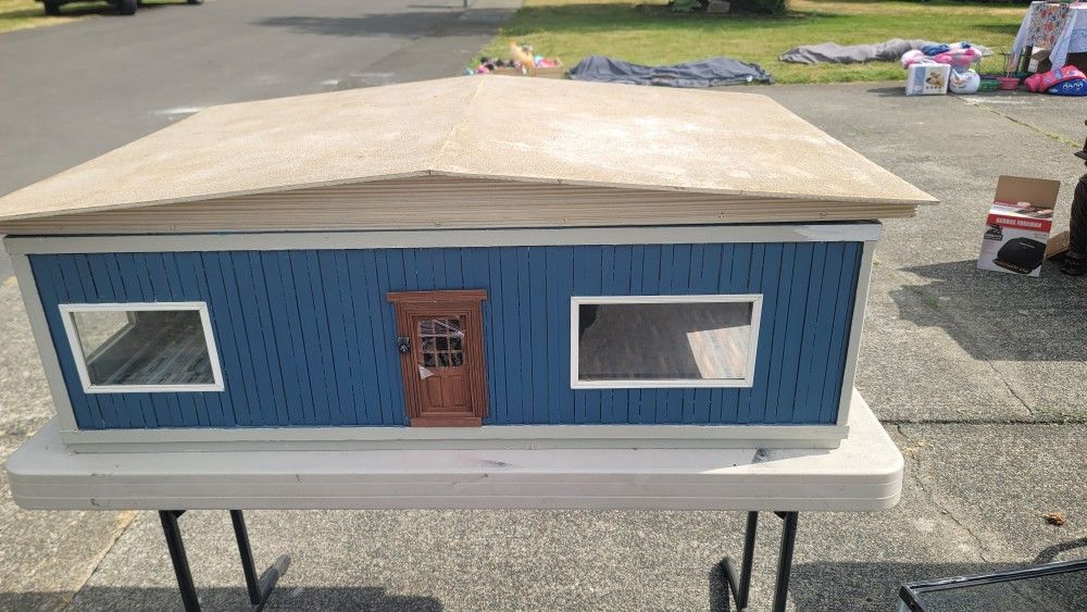Mid Century Rambler Doll House