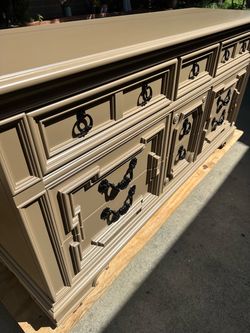 THOMASVILLE DRESSER
