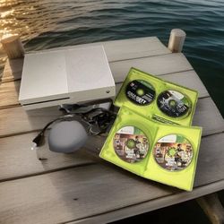 Xbox One w/Beloved & rare games And Cables