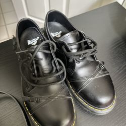 Dr Martin Shoes
